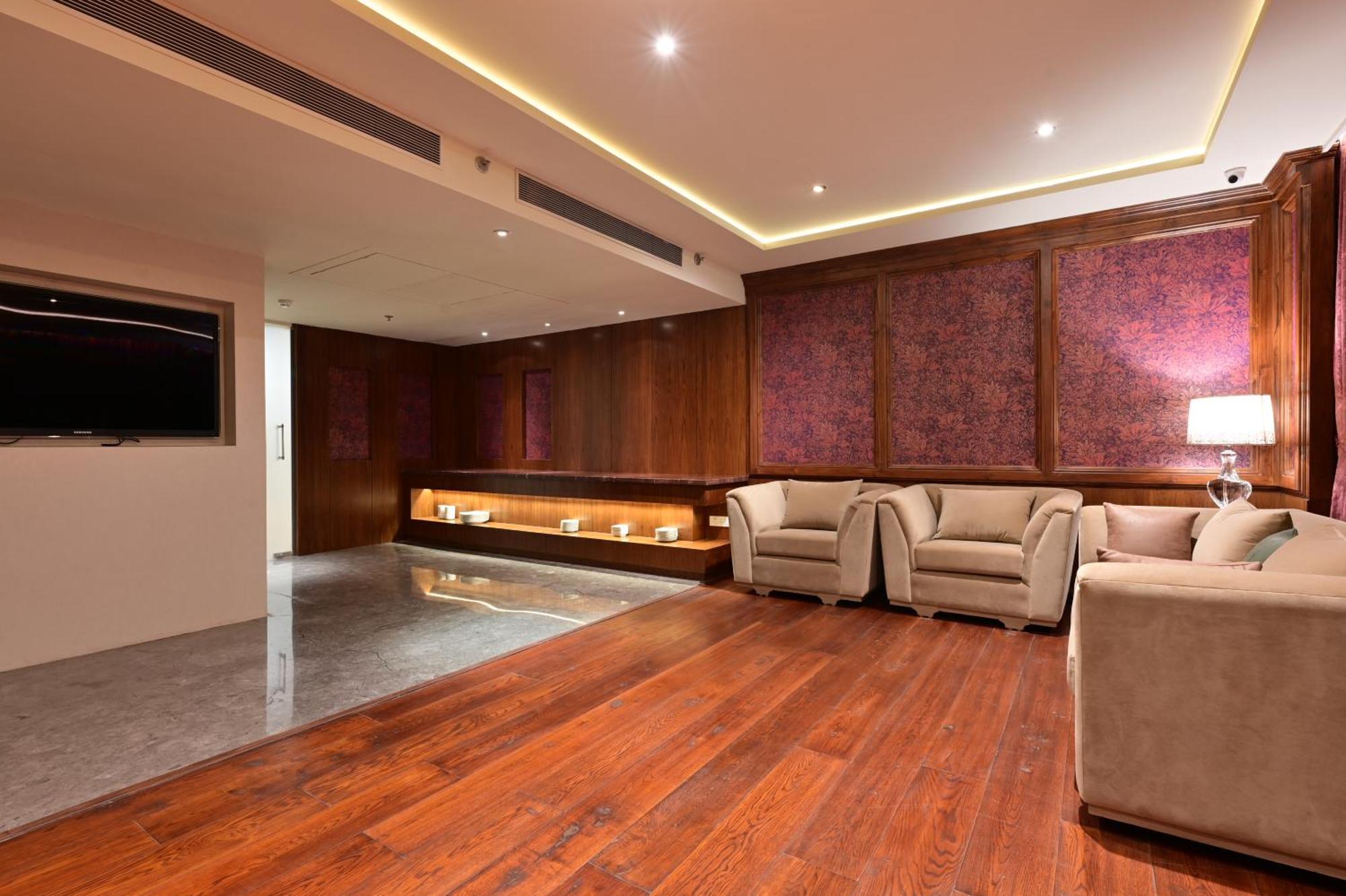 Clarens Hotel Gurgaon Exterior foto