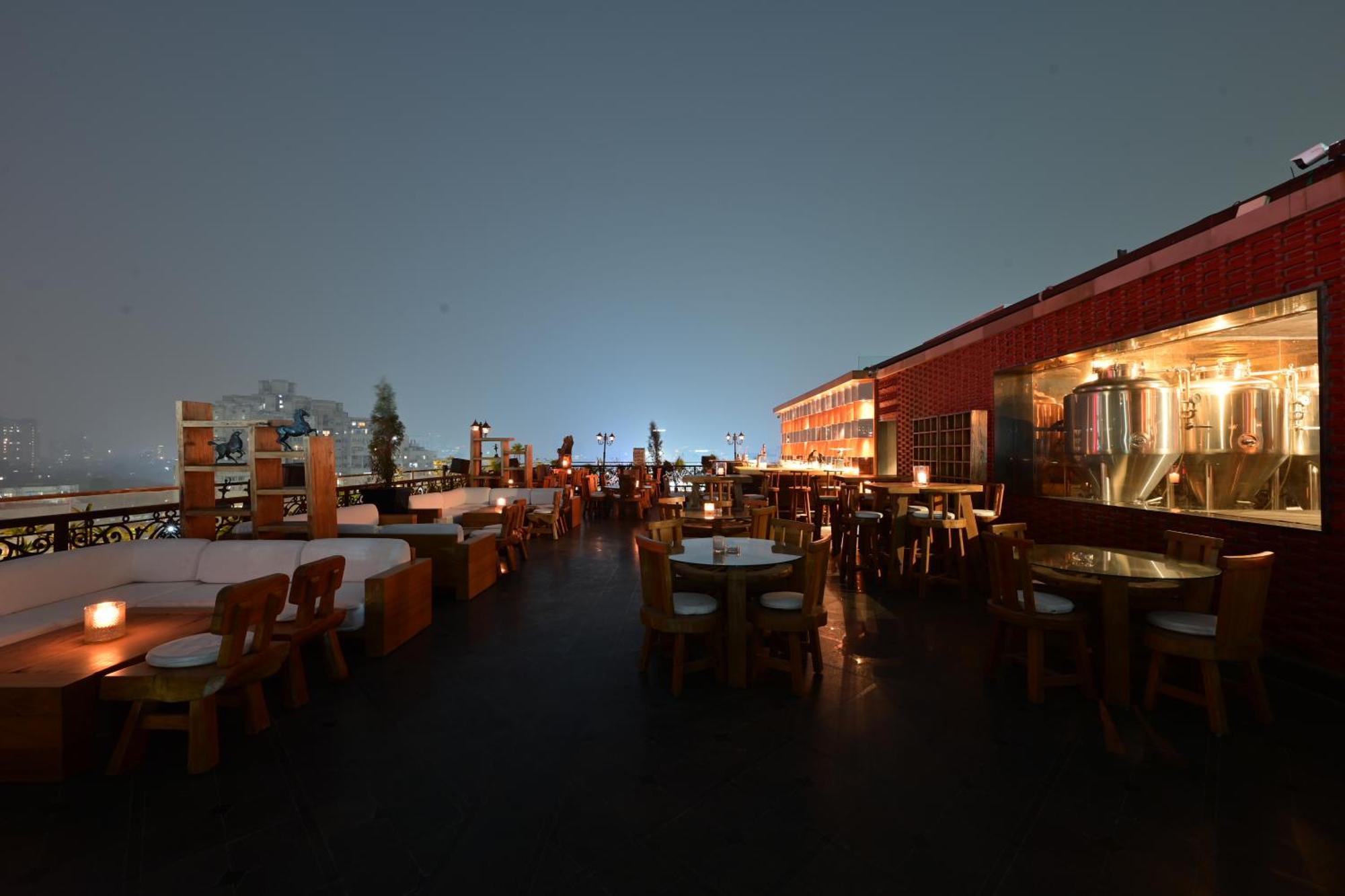 Clarens Hotel Gurgaon Exterior foto