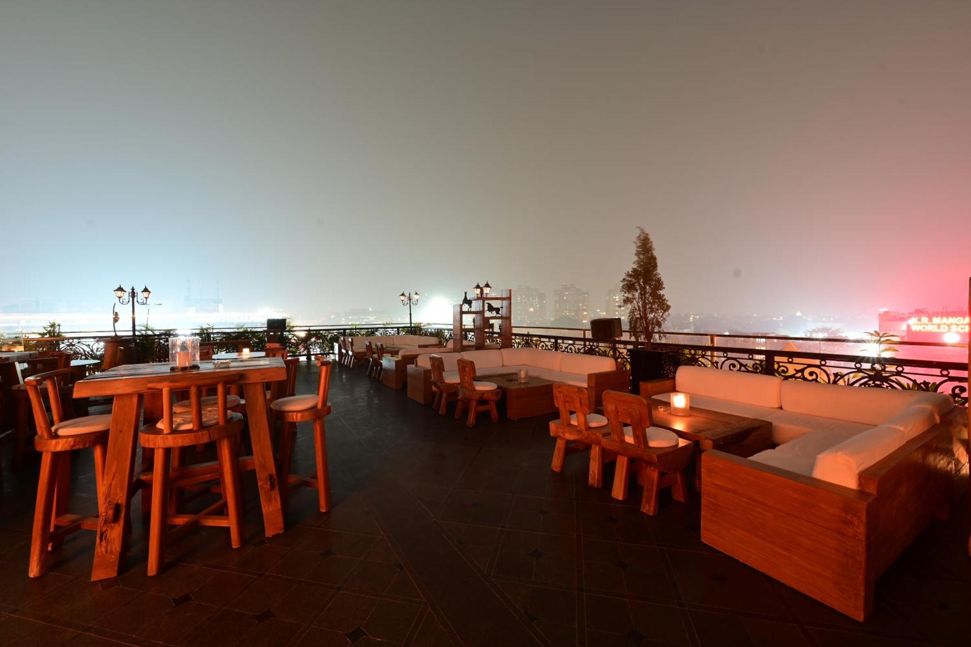 Clarens Hotel Gurgaon Exterior foto