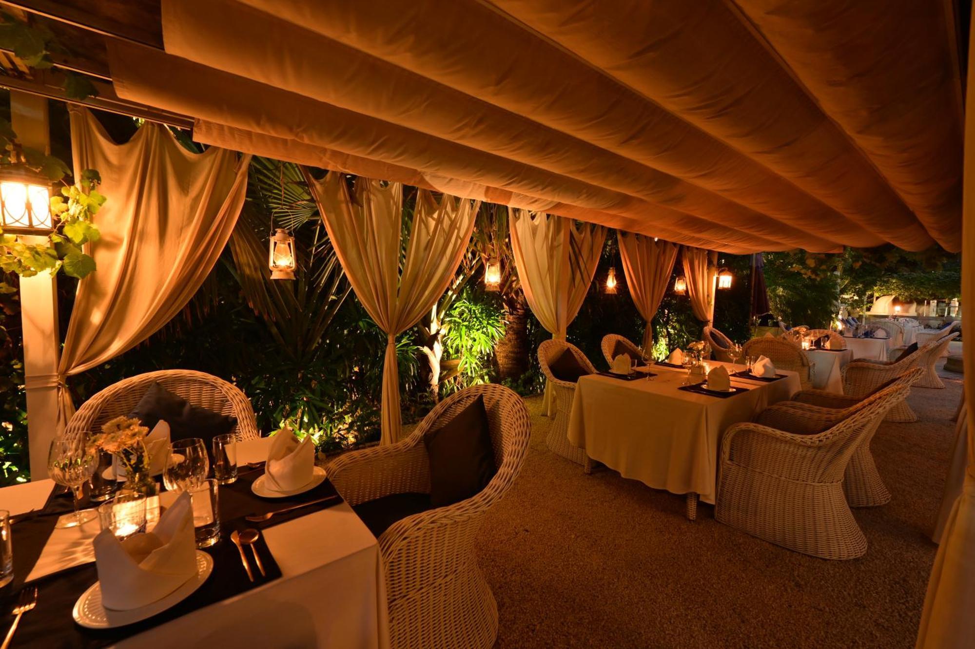 Clarens Hotel Gurgaon Exterior foto