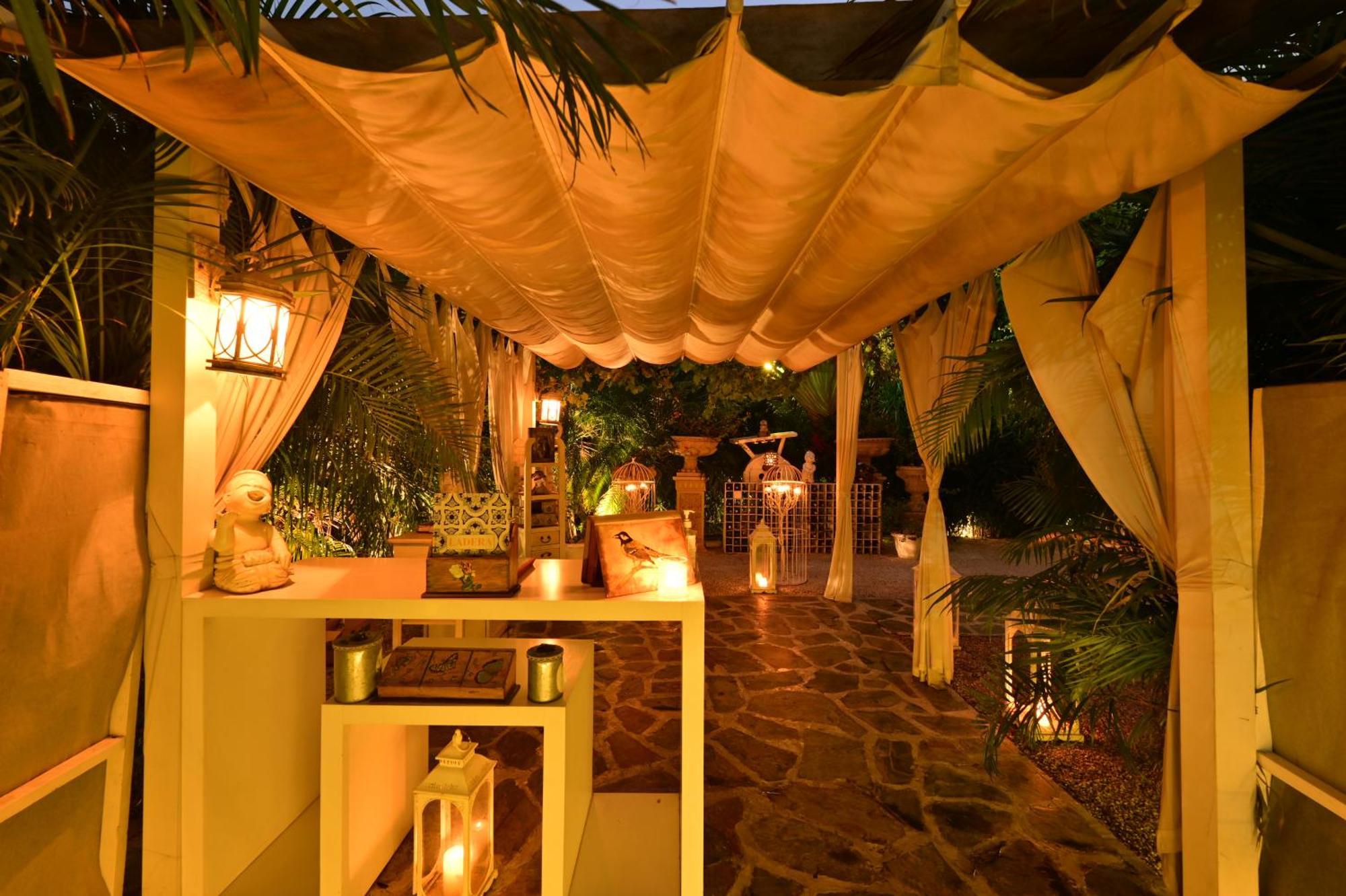 Clarens Hotel Gurgaon Exterior foto
