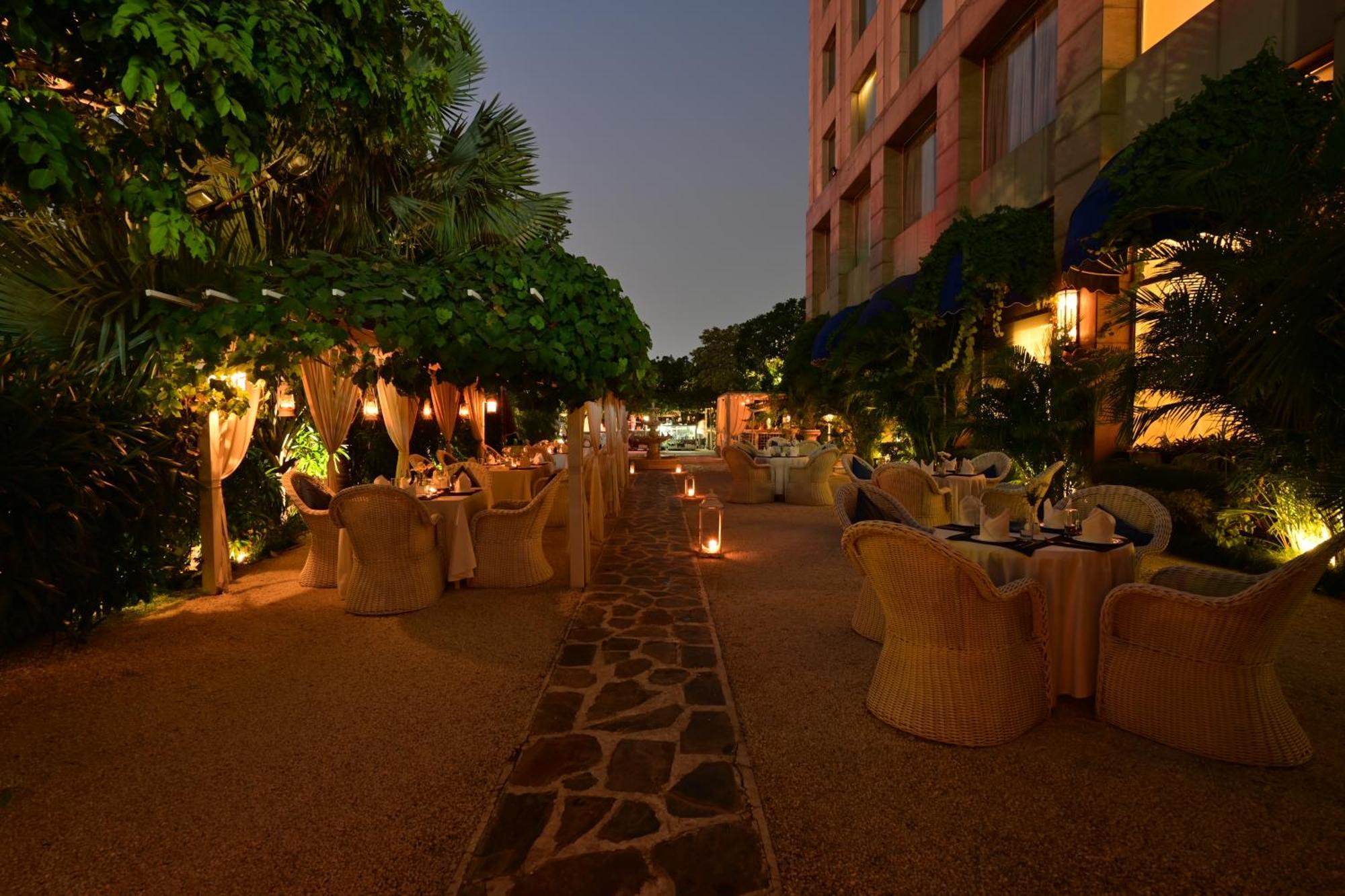 Clarens Hotel Gurgaon Exterior foto