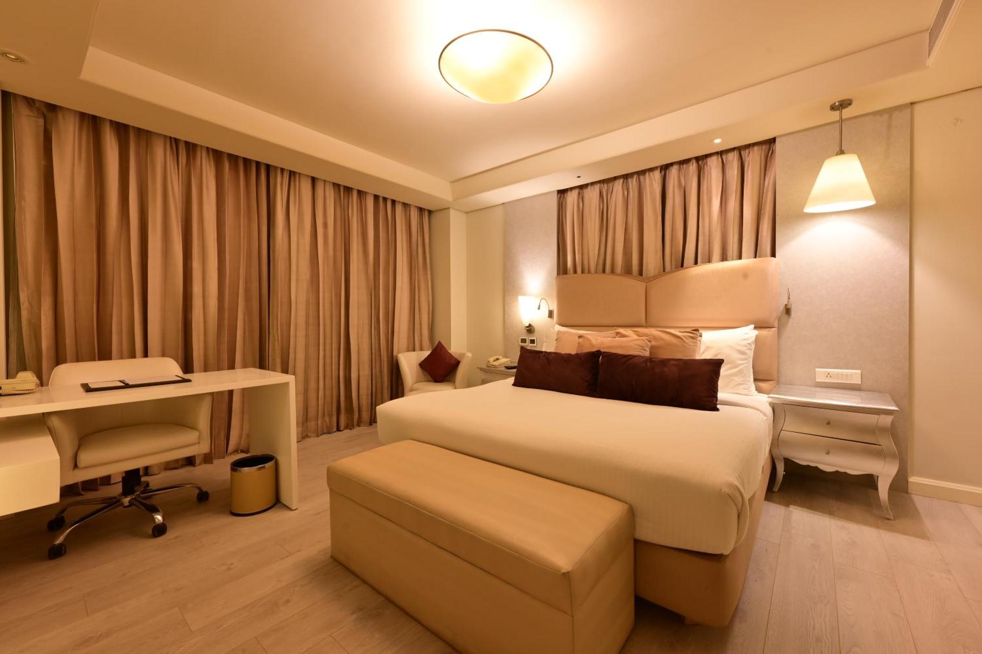 Clarens Hotel Gurgaon Exterior foto
