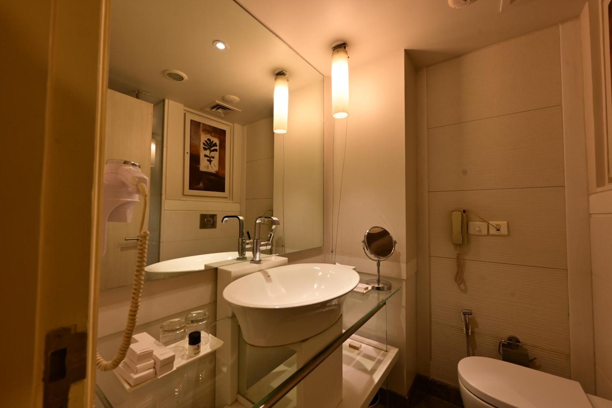 Clarens Hotel Gurgaon Exterior foto