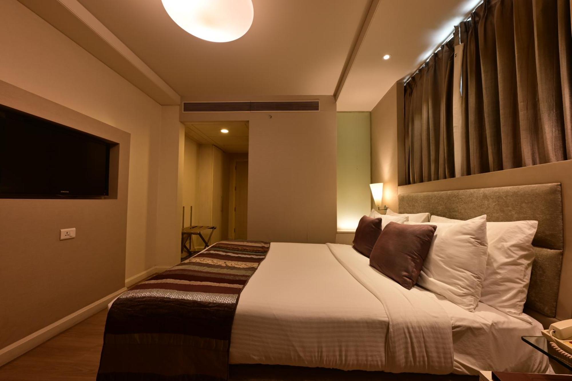 Clarens Hotel Gurgaon Exterior foto