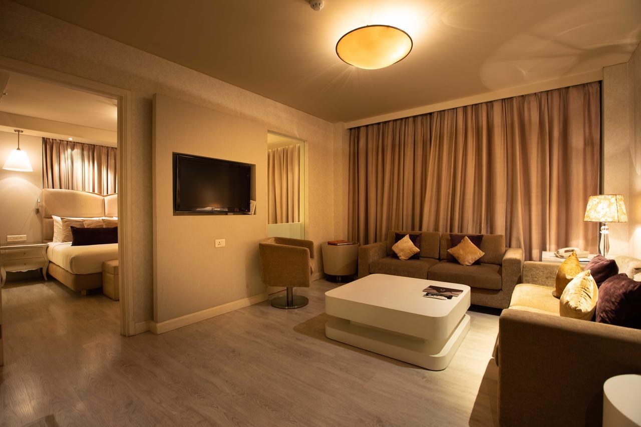 Clarens Hotel Gurgaon Exterior foto