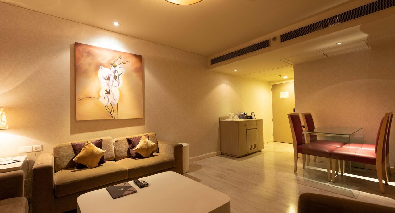 Clarens Hotel Gurgaon Exterior foto