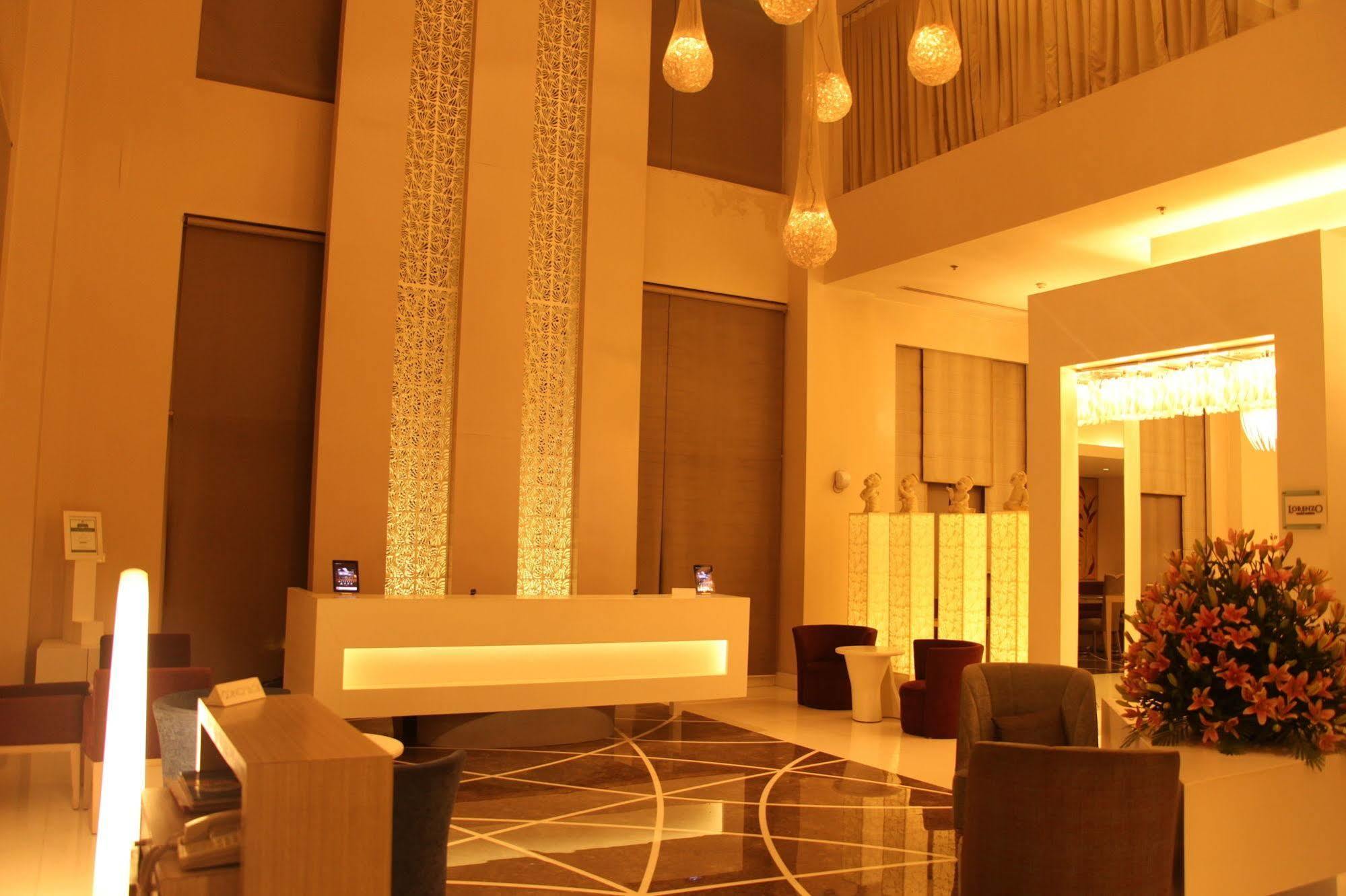 Clarens Hotel Gurgaon Exterior foto