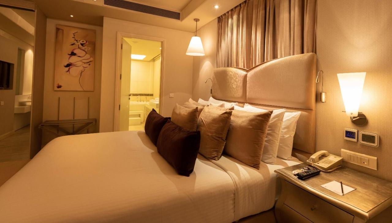 Clarens Hotel Gurgaon Exterior foto
