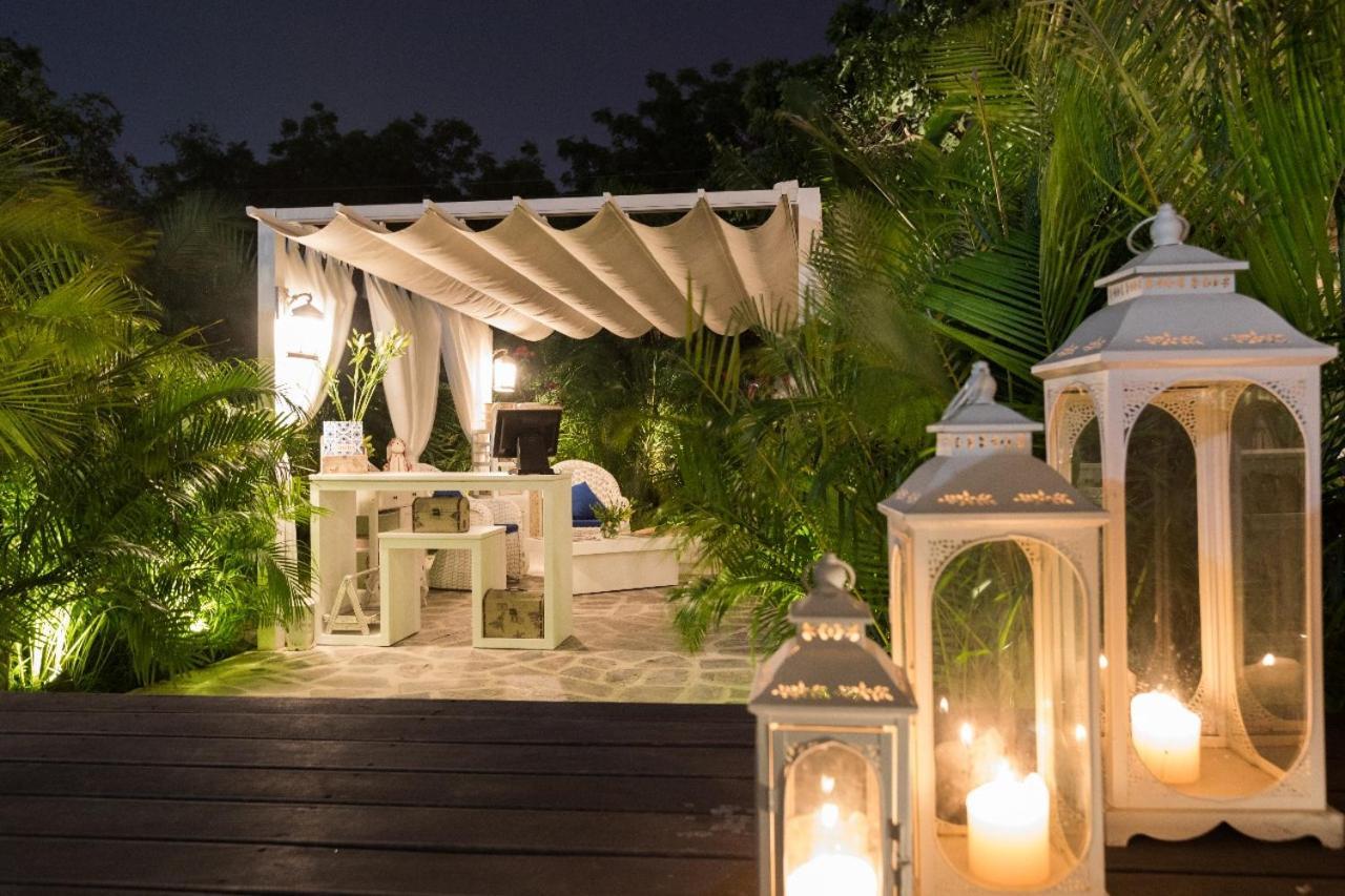 Clarens Hotel Gurgaon Exterior foto